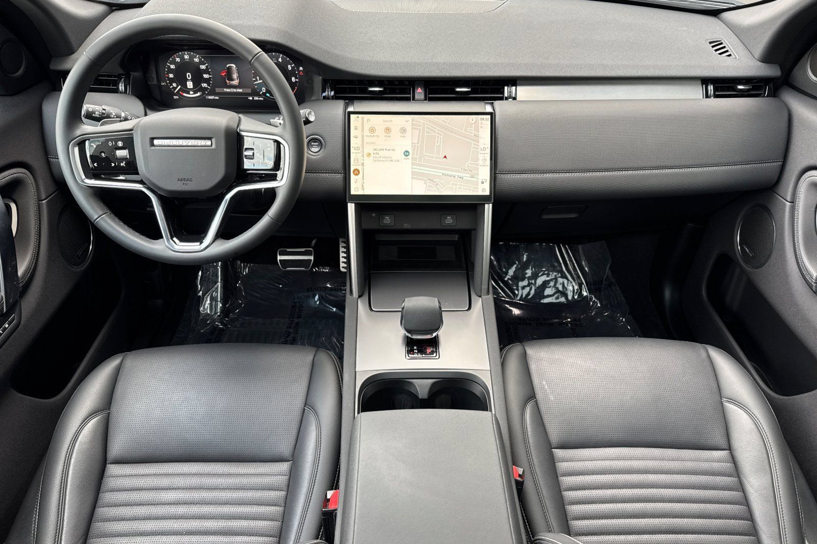 Used 2025 Land Rover Discovery Sport Dynamic SE AWD/4WD image 14