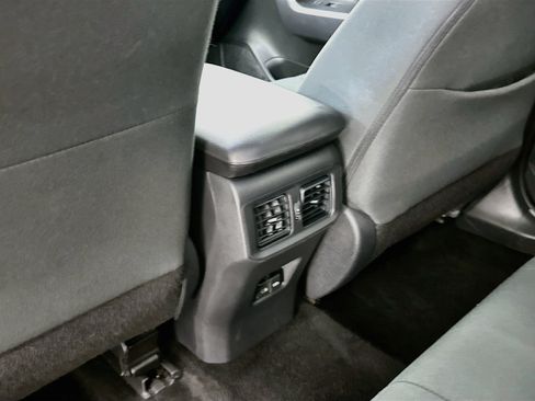 Used 2025 Toyota RAV4 XLE AWD/4WD image 28