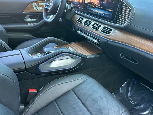 Used 2025 Mercedes-Benz GLS 450 4MATIC image 34