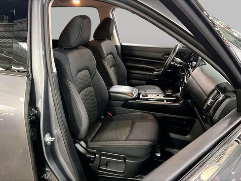 Used 2025 Nissan Pathfinder SV AWD/4WD image 8