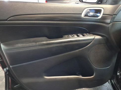 Used 2021 Jeep Grand Cherokee Laredo X image 18