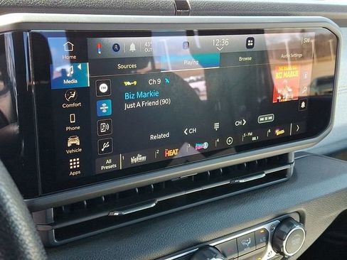 Used 2024 Jeep Gladiator Sport AWD/4WD image 13