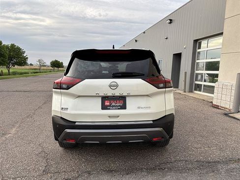 Used 2023 Nissan Rogue SL AWD/4WD image 3