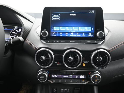 New 2025 Nissan Sentra SR image 15