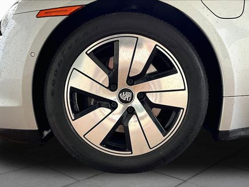 Used 2023 Porsche Taycan RWD image 8