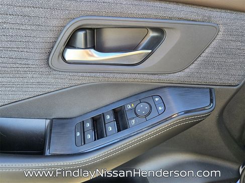 Used 2023 Nissan Rogue SV image 21