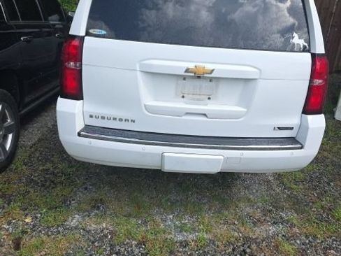 Used 2017 Chevrolet Suburban Premier AWD/4WD image 8