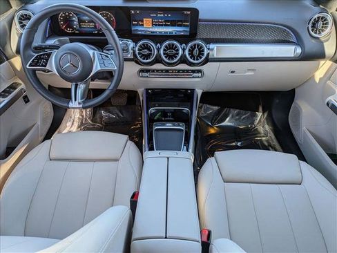 Certified 2025 Mercedes-Benz GLB 250 image 17