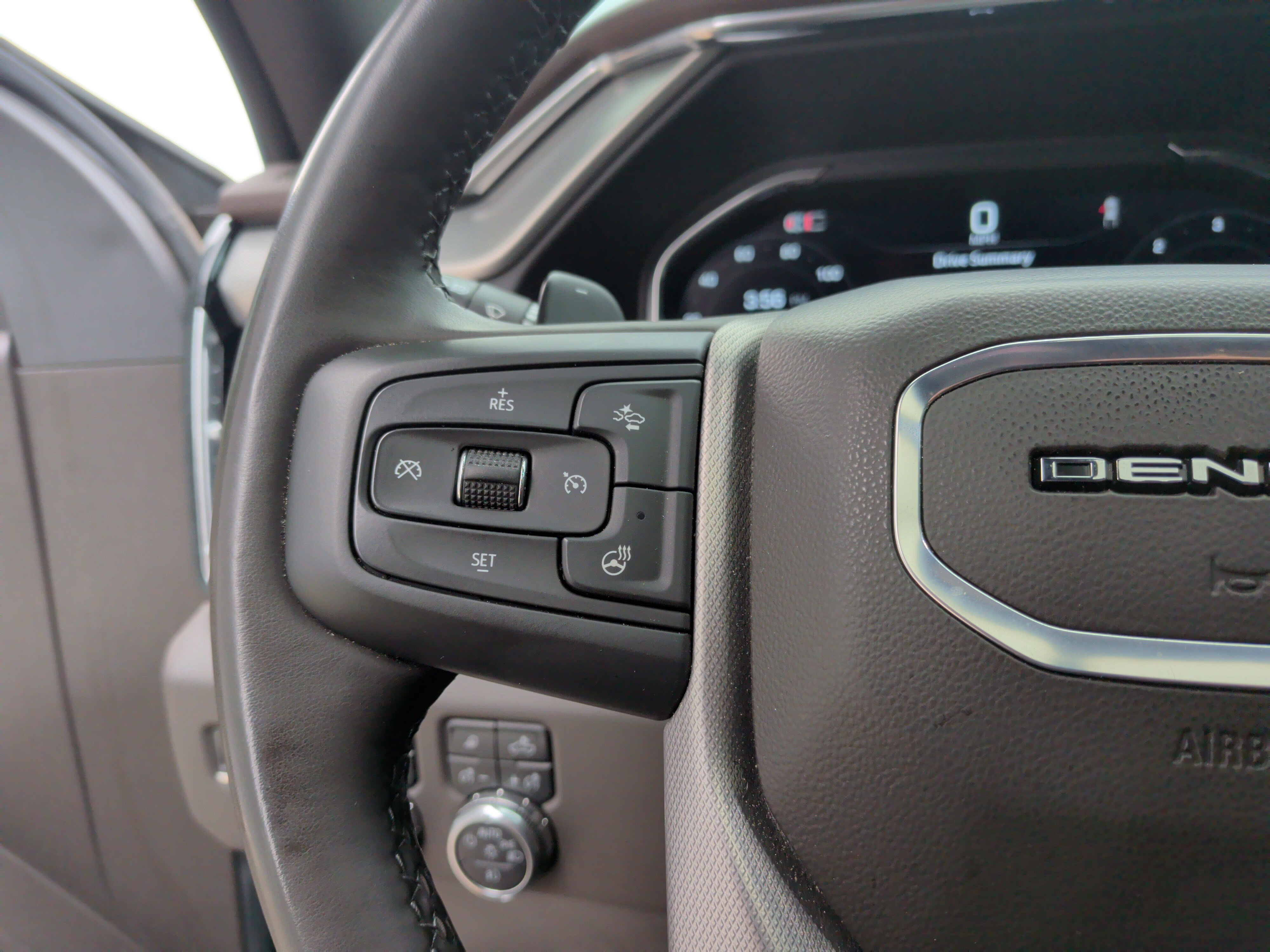 Used 2024 GMC Sierra 1500 Denali w/ Denali Reserve Package AWD/4WD image 18