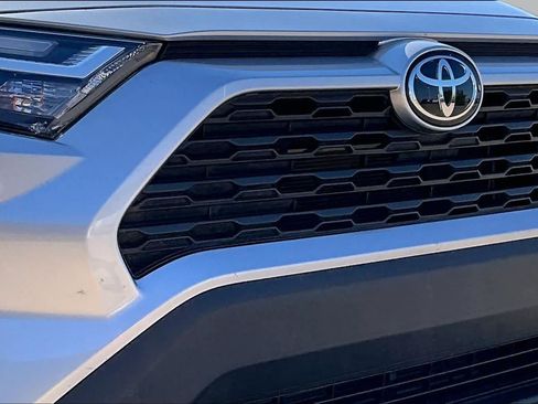 Used 2025 Toyota RAV4 LE AWD/4WD image 28