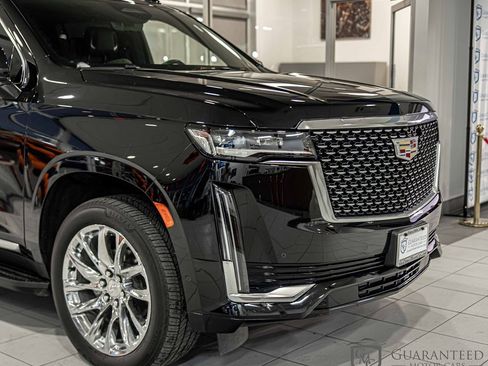 Used 2021 Cadillac Escalade ESV Premium Luxury w/ LPO, Floor Liner Package AWD/4WD image 3