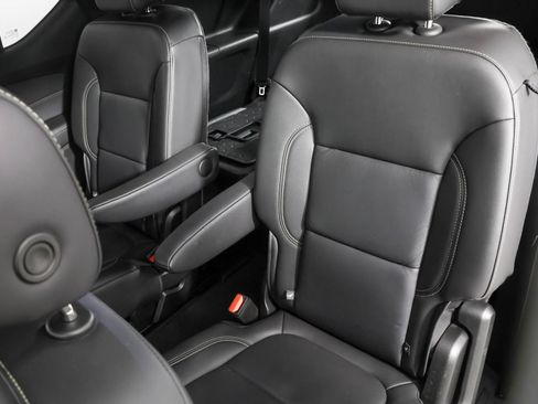 Used 2022 Chevrolet Traverse LT w/ LPO, Floor Liner Package AWD/4WD image 36