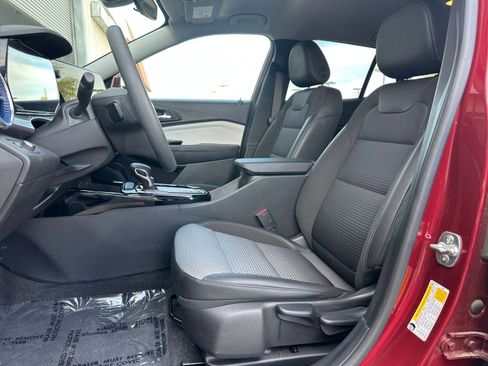 Used 2025 Chevrolet Trax LT image 24