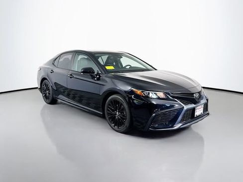 Used 2022 Toyota Camry SE w/ Convenience Package FWD image 8