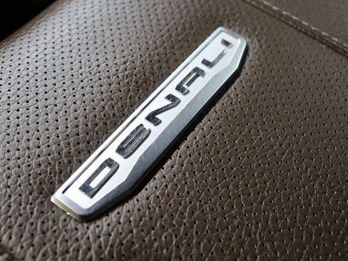 Used 2024 GMC Sierra 2500 Denali w/ Denali Reserve Package image 73