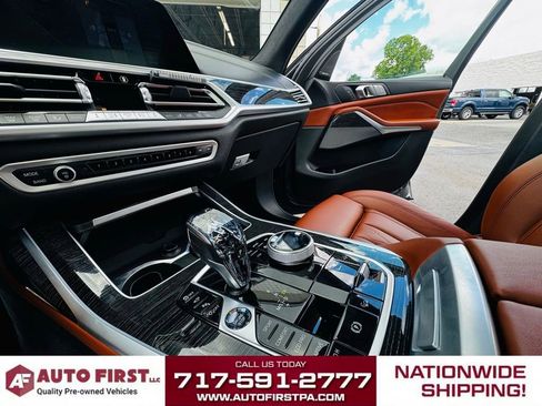 Used 2022 BMW X7 M50i w/ Executive Package image 15