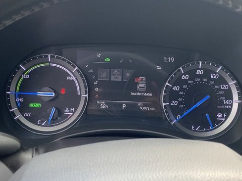 Used 2021 Toyota Highlander XLE image 19