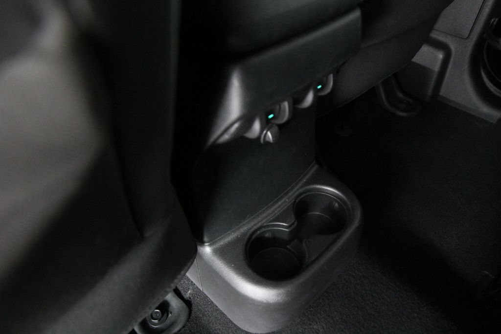 Used 2018 Jeep Wrangler Unlimited Sahara AWD/4WD image 45