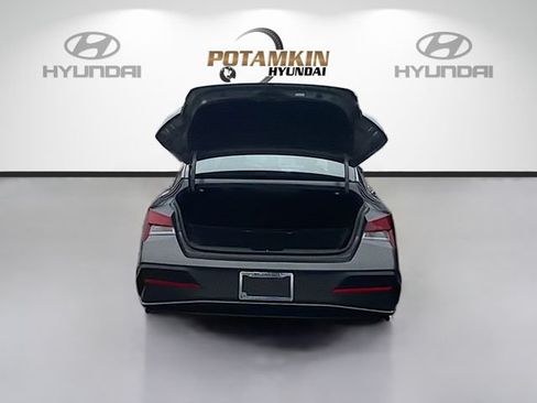 Certified 2025 Hyundai Elantra Sport FWD image 24