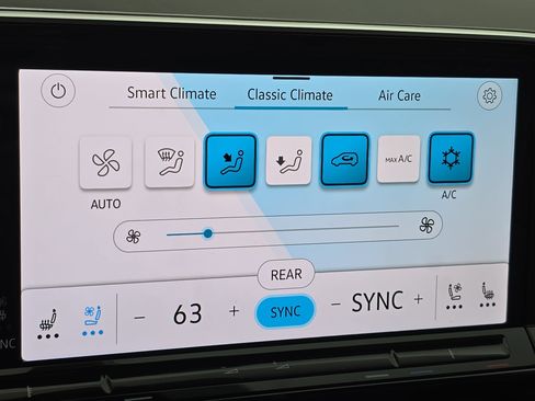 Certified 2024 Volkswagen Atlas SE image 25