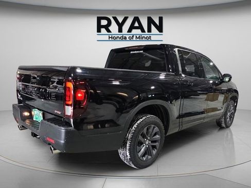 Used 2024 Honda Ridgeline Sport image 11