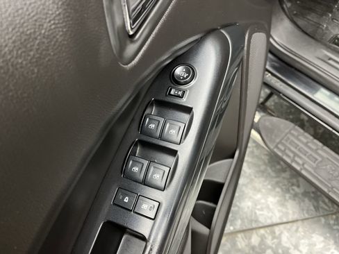 Used 2016 GMC Canyon SLE w/ All Terrain Package AWD/4WD image 9