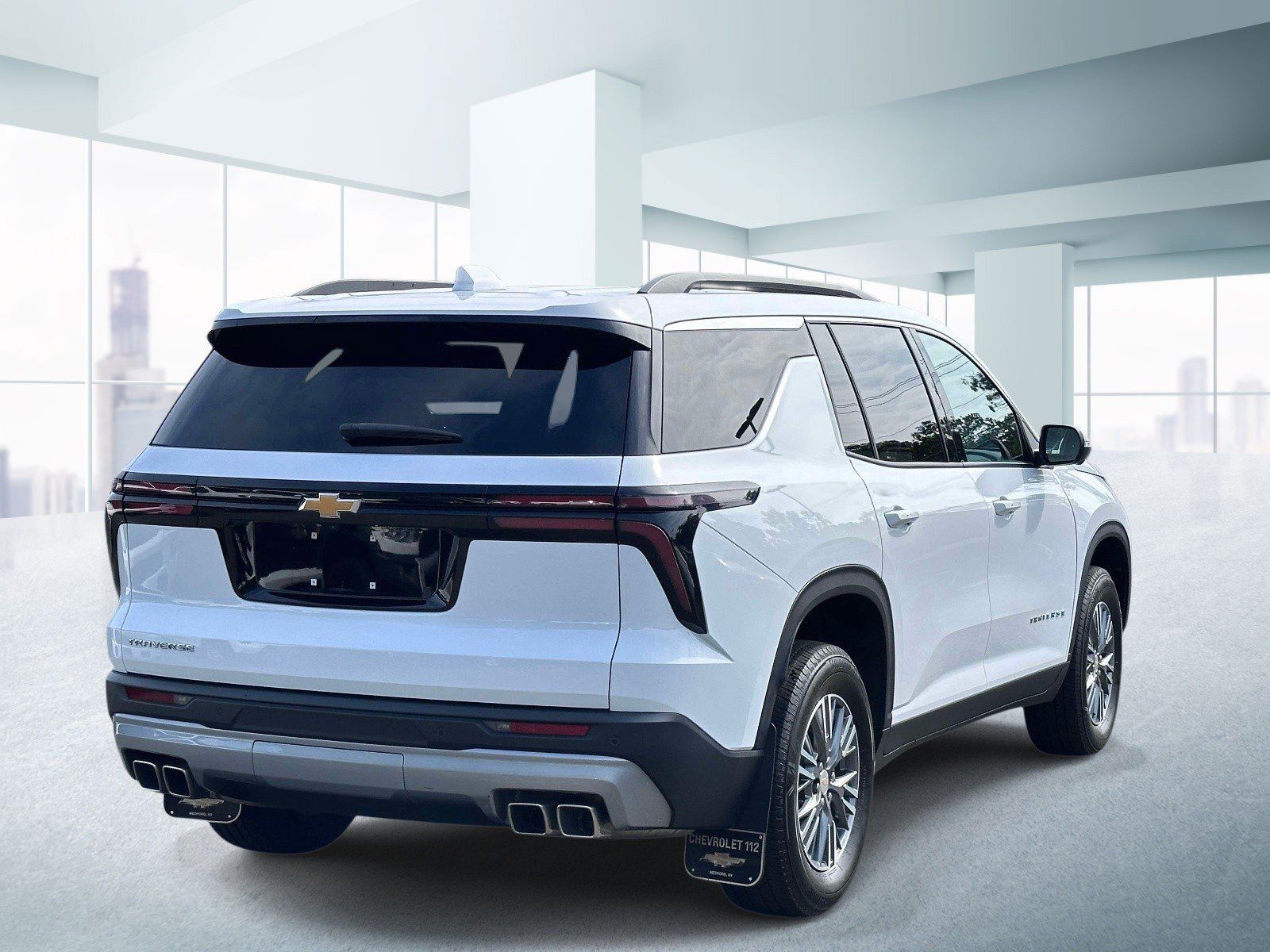 Used 2025 Chevrolet Traverse LT w/ Driver Confidence Package FWD image 4