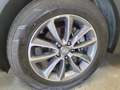 Used 2017 Hyundai Santa Fe SE image 31