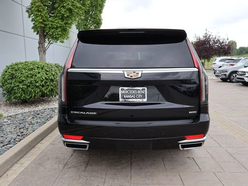 Used 2022 Cadillac Escalade ESV Premium Luxury w/ Performance Package AWD/4WD image 7