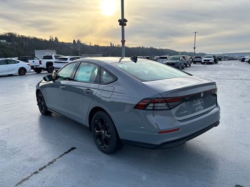 New 2025 Honda Accord SE image 9