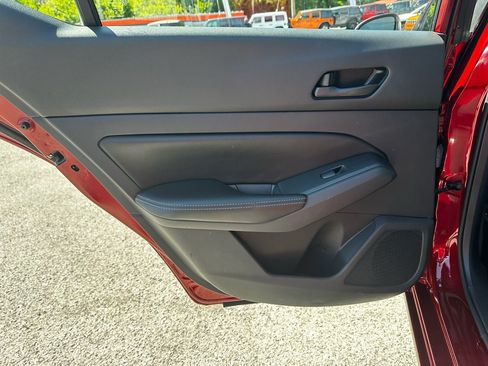 Used 2024 Nissan Altima 2.5 SV FWD image 23