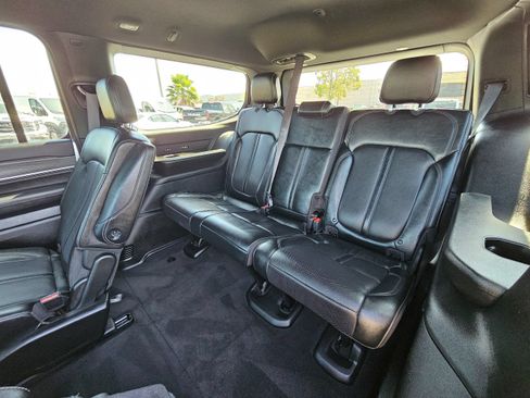 Used 2024 Jeep Wagoneer Series III AWD/4WD image 22