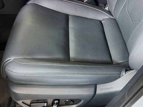 Used 2025 Lexus GX 550 w/ Cold Area Package image 23