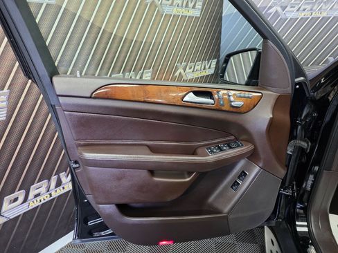 Used 2017 Mercedes-Benz GLS 450 4MATIC w/ Premium Package image 18