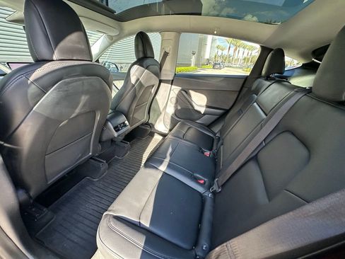 Used 2021 Tesla Model Y Performance image 29