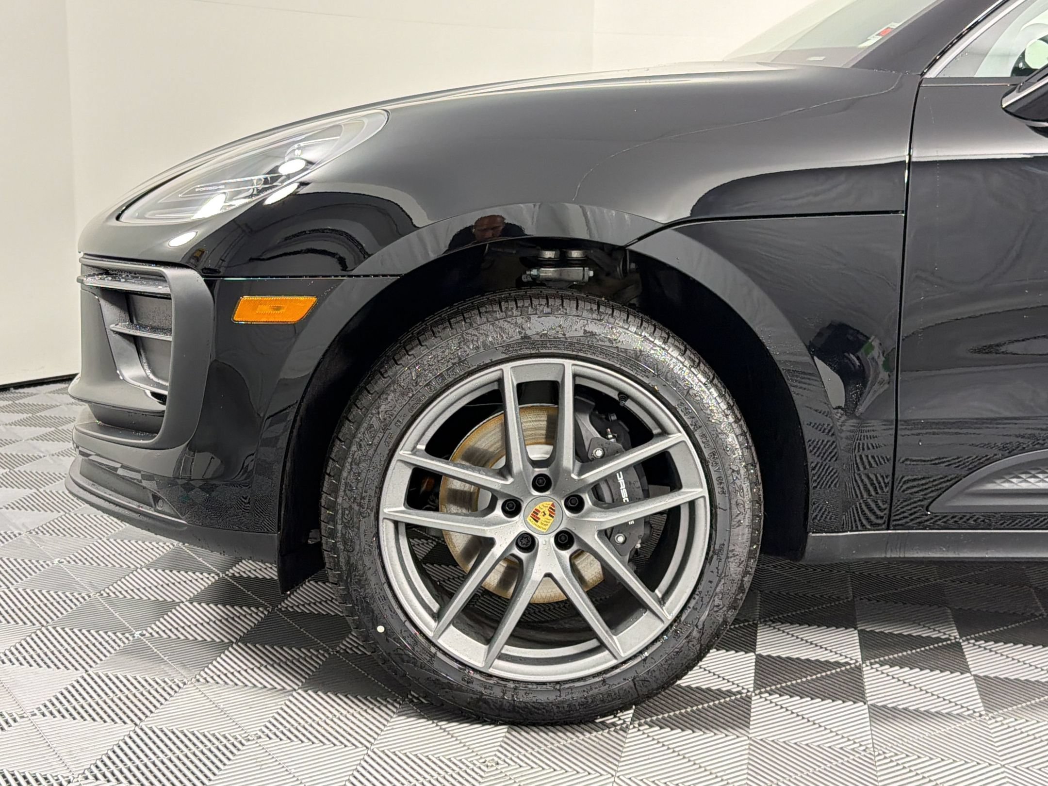 Certified 2026 Porsche Macan AWD/4WD image 7