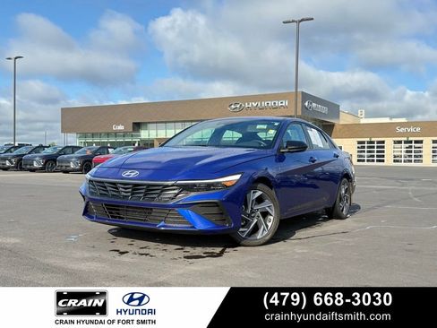 Used 2025 Hyundai Elantra Sport FWD image 1