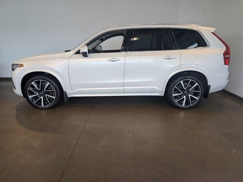 Used 2021 Volvo XC90 T6 Momentum w/ Climate Package image 3