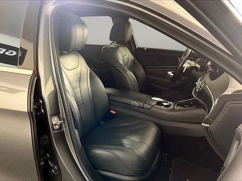 Used 2018 Mercedes-Benz S 560 Sedan image 9