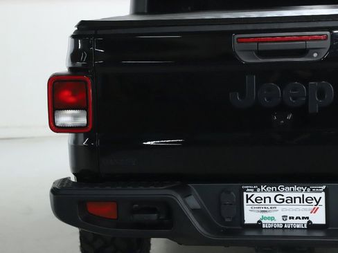 Used 2022 Jeep Gladiator Sport AWD/4WD image 42