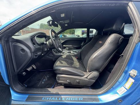 Used 2016 Dodge Challenger R/T Scat Pack w/ Leather Interior Group RWD image 10