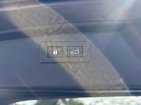 Used 2020 Subaru Outback Limited w/ Popular Package #2 AWD/4WD image 25