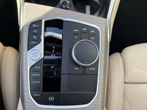 Used 2025 BMW 330i xDrive Sedan w/ Premium Package image 13
