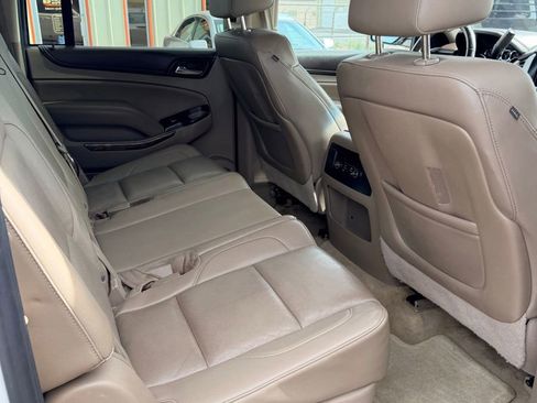 Used 2016 GMC Yukon XL SLT image 19