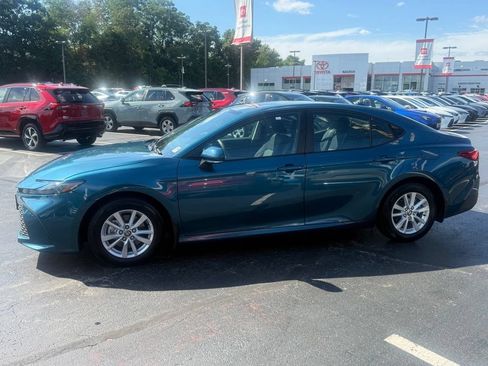 Used 2025 Toyota Camry LE FWD image 3