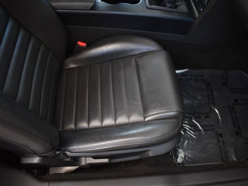 Used 2006 Ford Mustang GT Premium image 28