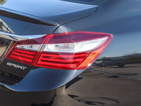 Used 2017 Honda Accord Sport image 8