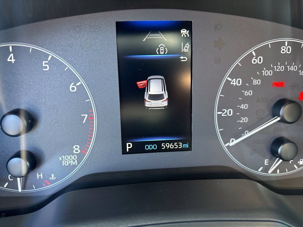 Used 2023 Toyota Corolla Cross LE w/ Moonroof Package AWD/4WD image 19