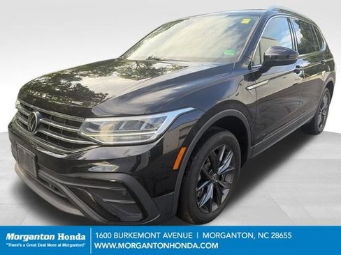 Used 2023 Volkswagen Tiguan SE FWD image 3