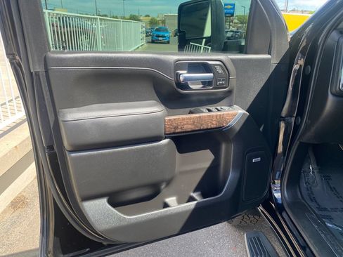 Used 2022 GMC Sierra 2500 Denali AWD/4WD image 10